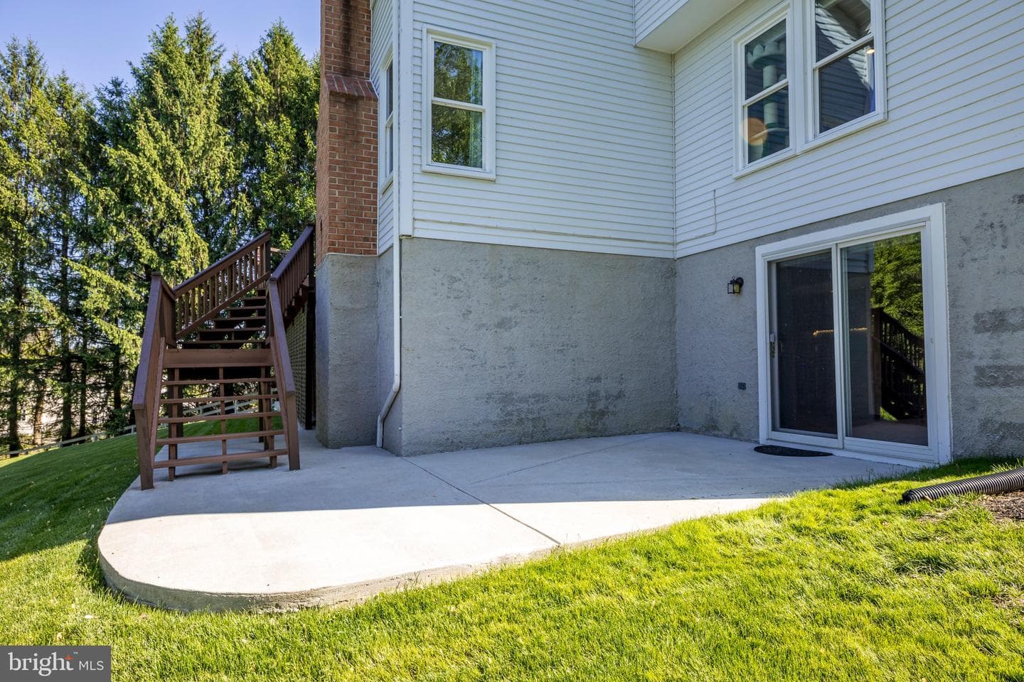 906 Featherstone Court photo 48