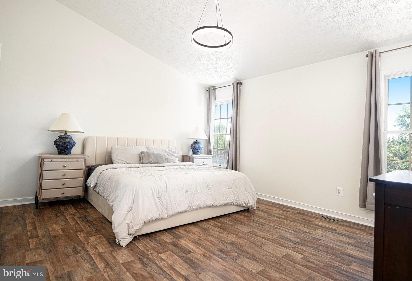 1583 Bentley Circle photo 25