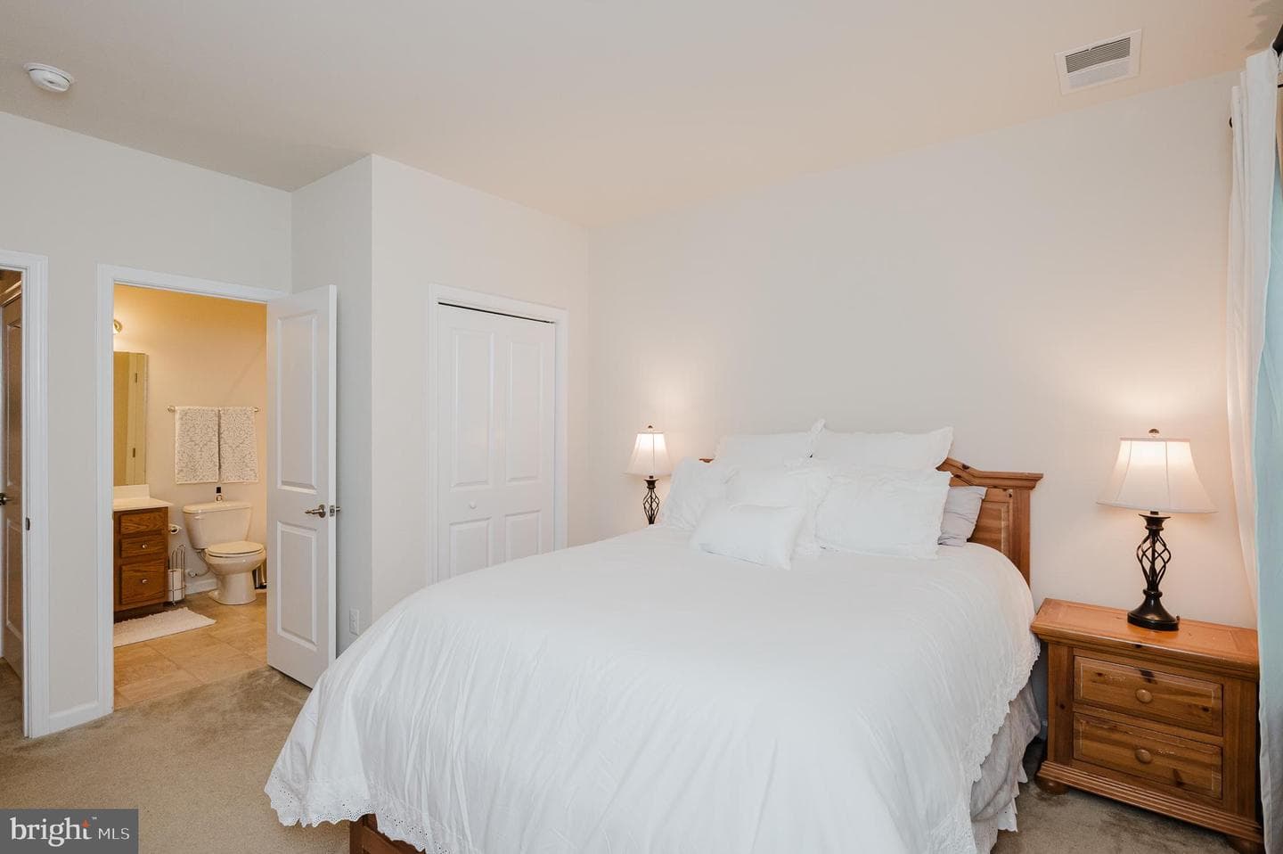 303 Lothian Way #303 photo 32