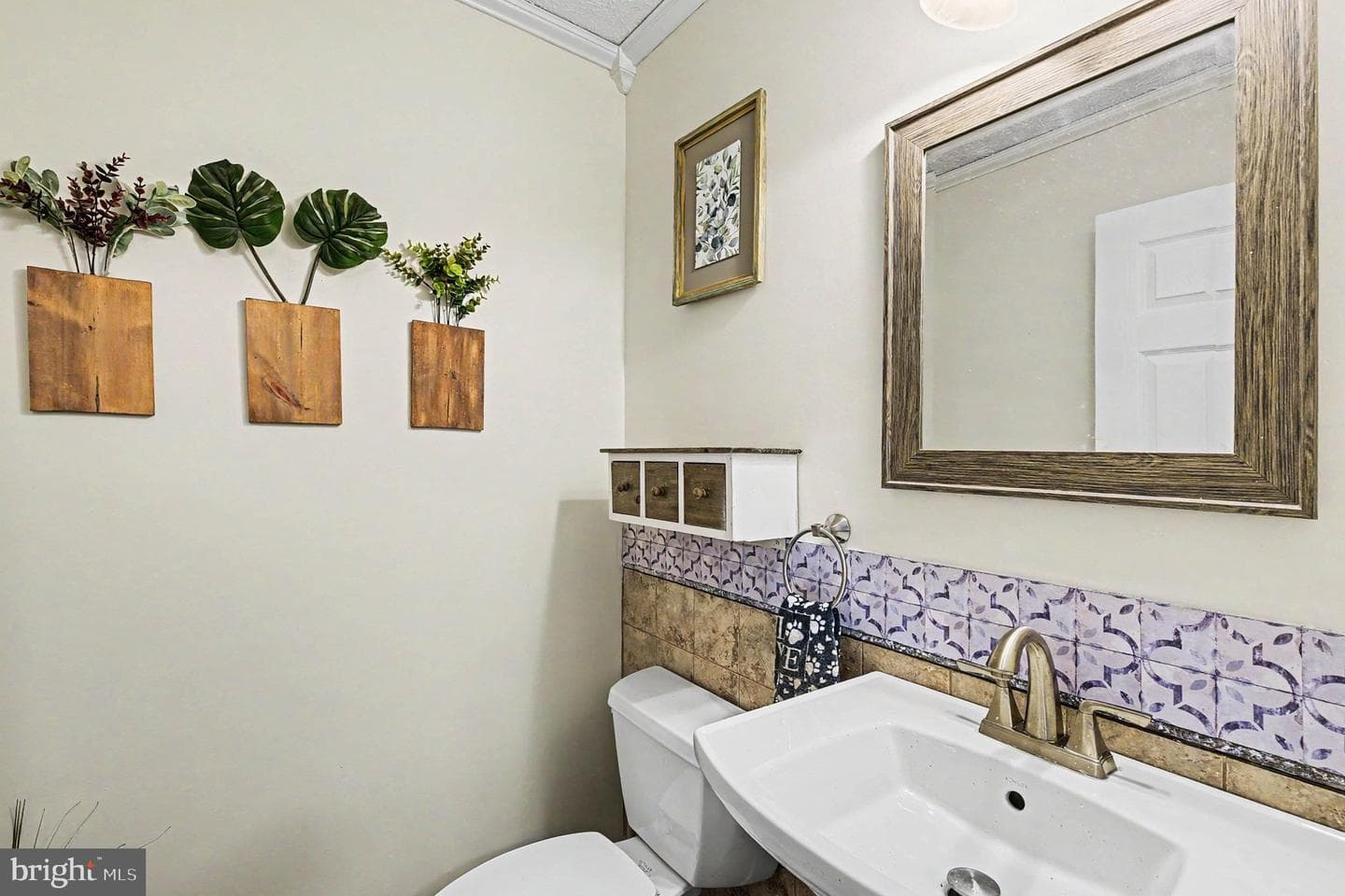 609 Helmsdale Court photo 16