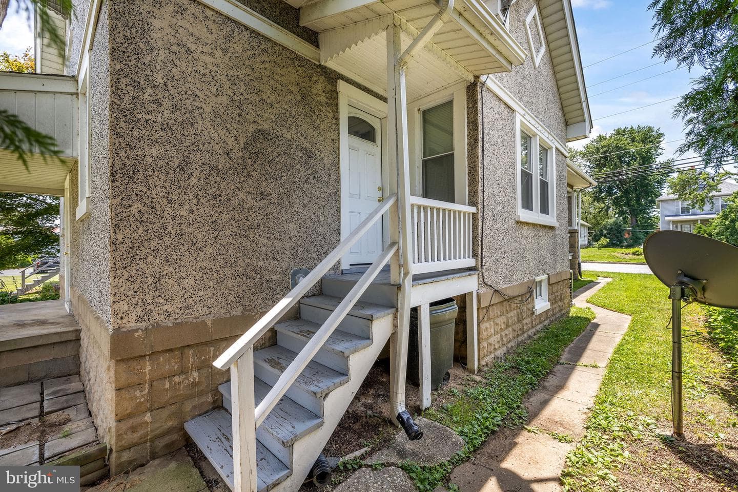 729 Revolution St photo 30