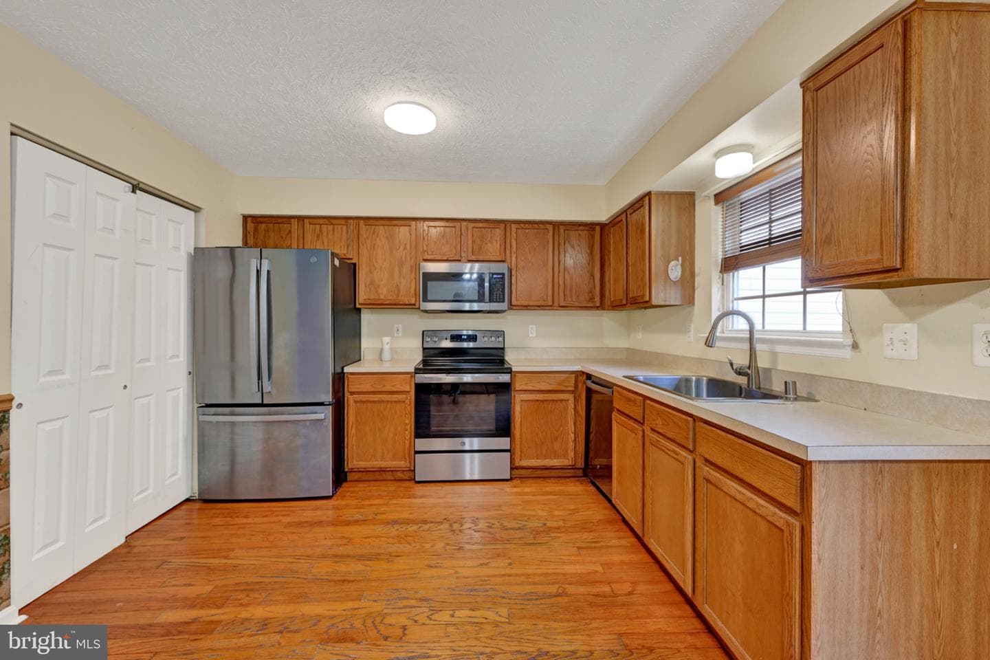 3955 Bush Court photo 6