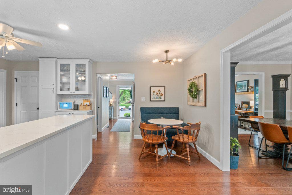 703 Macphail Court N photo 17