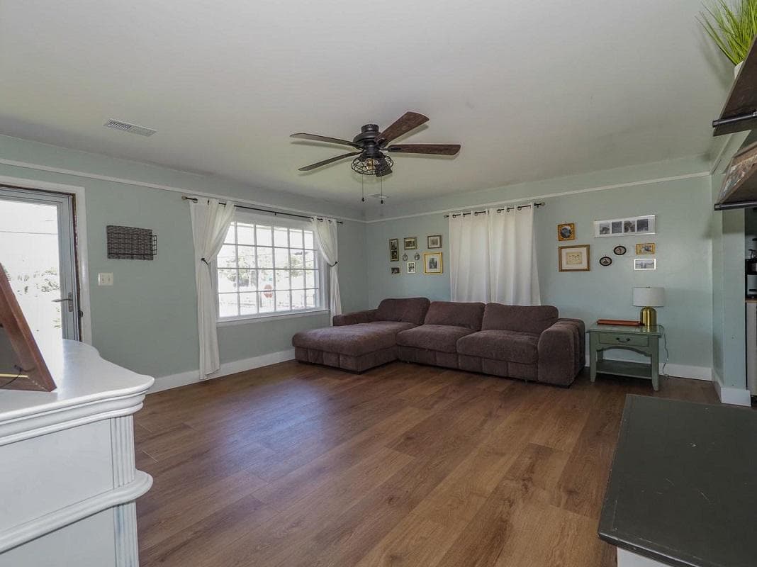 50 Mitchell Avenue photo 4