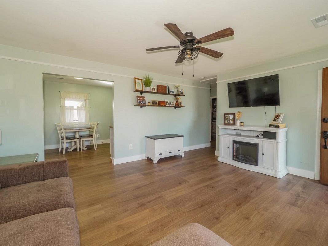 50 Mitchell Avenue photo 6