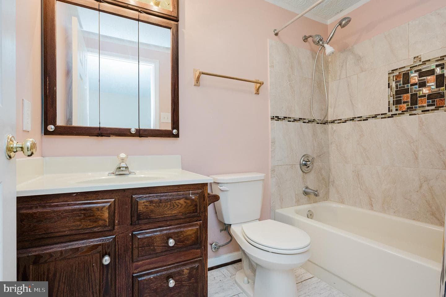 1829 Queen Anne Square photo 33