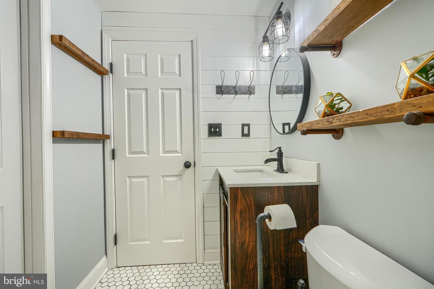 924 Edmund Street photo 18