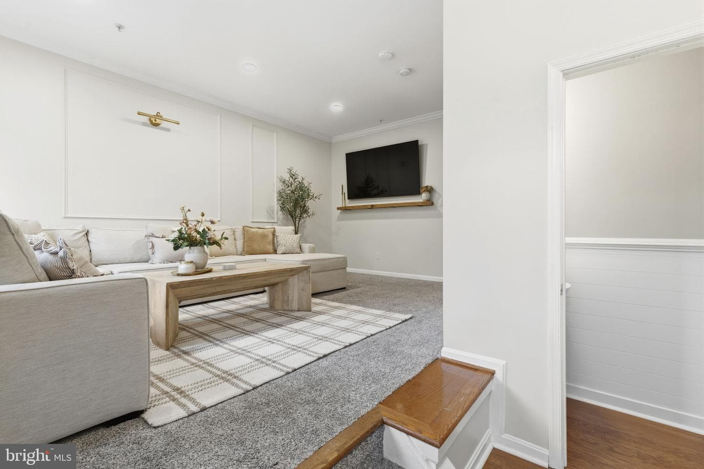 587 Kirkcaldy Way photo 5