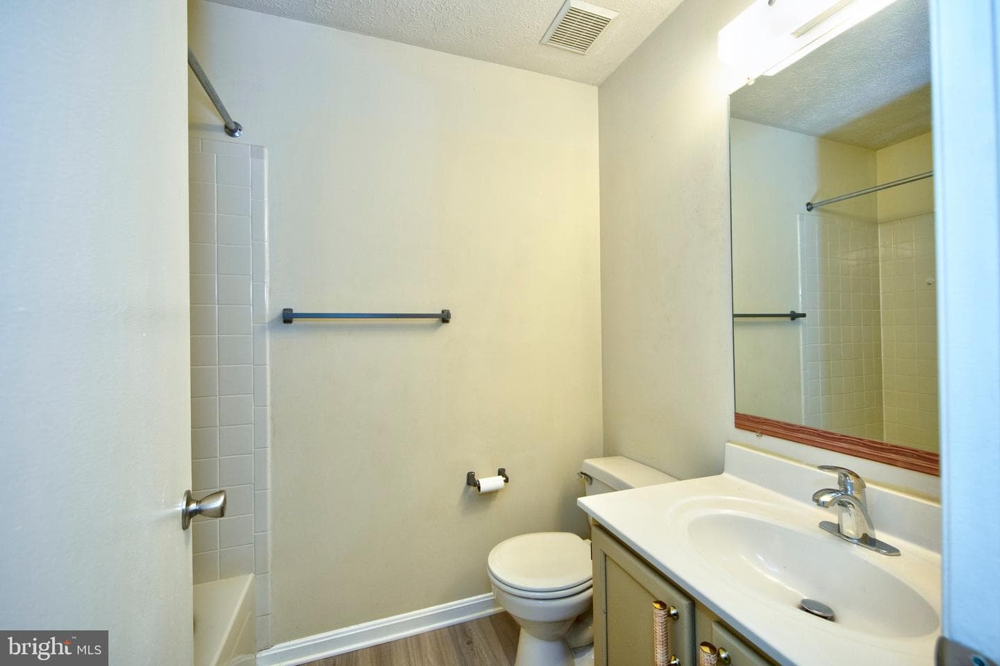 104 Remington Circle photo 15