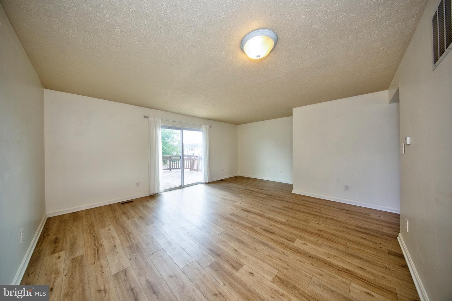 104 Remington Circle photo 9