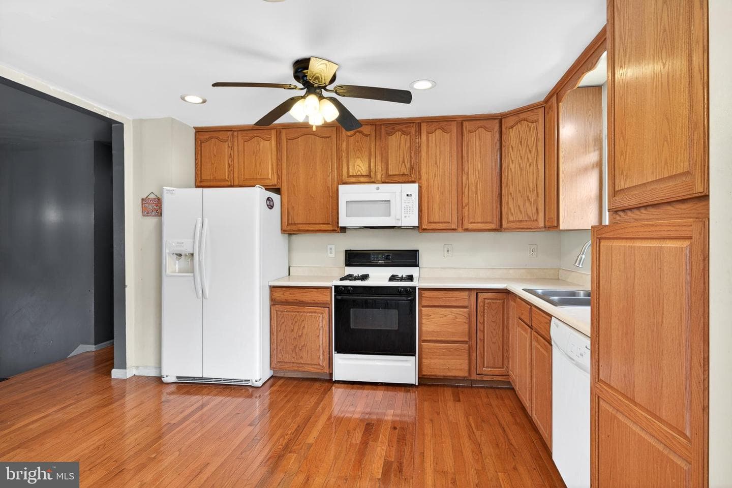 760 Cambridge Avenue photo 4