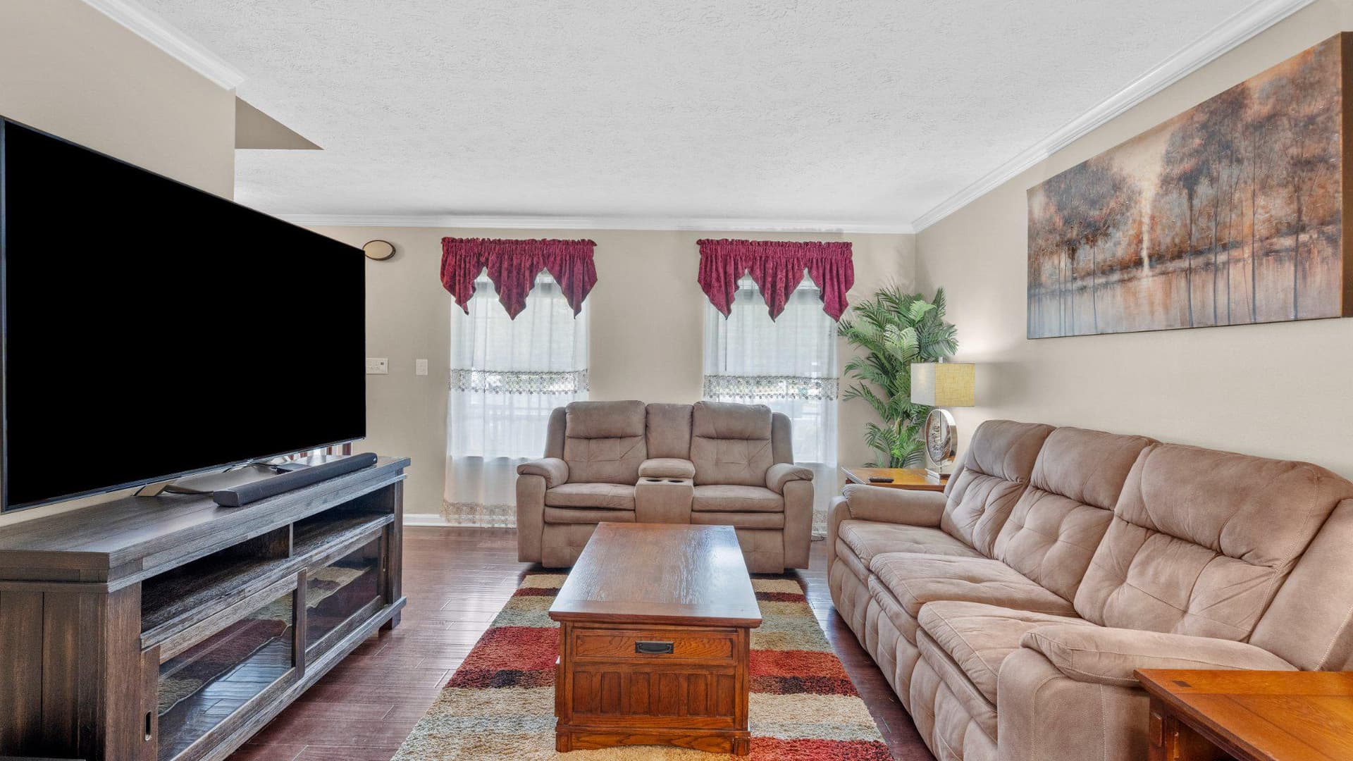 405 Devonshire Court photo 12