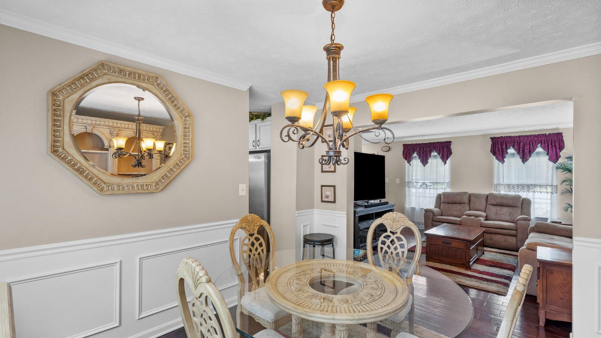 405 Devonshire Court photo 15