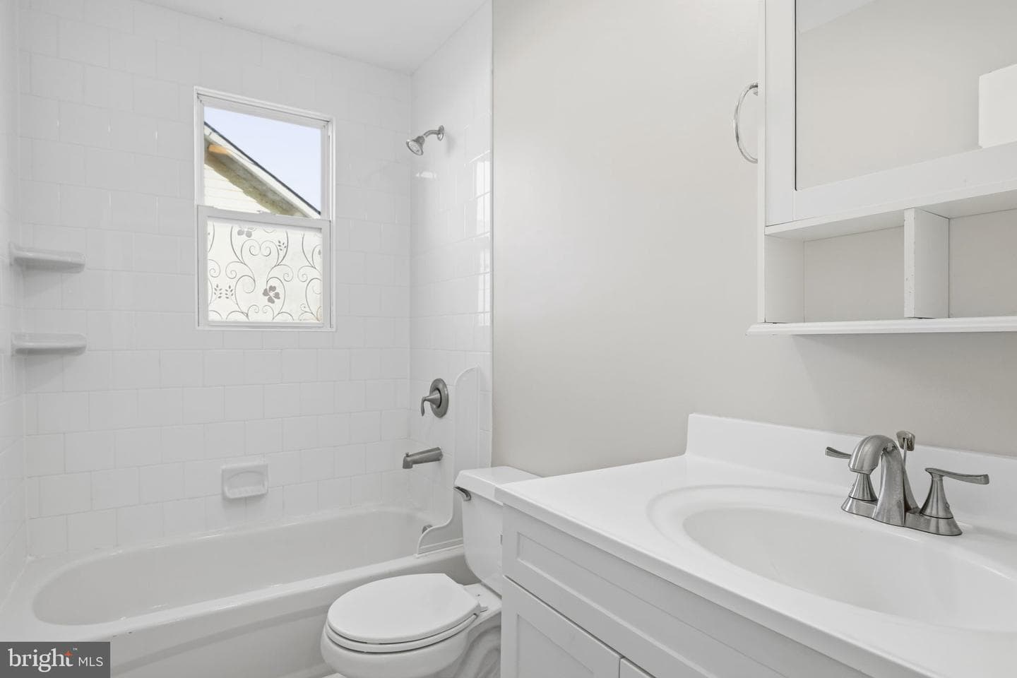 166 Bannister Ave photo 11
