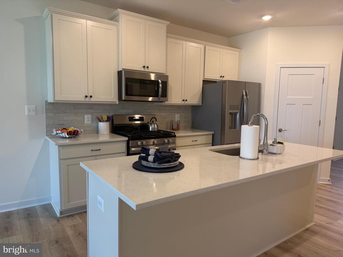 #142-3636 Dexter Court photo 32