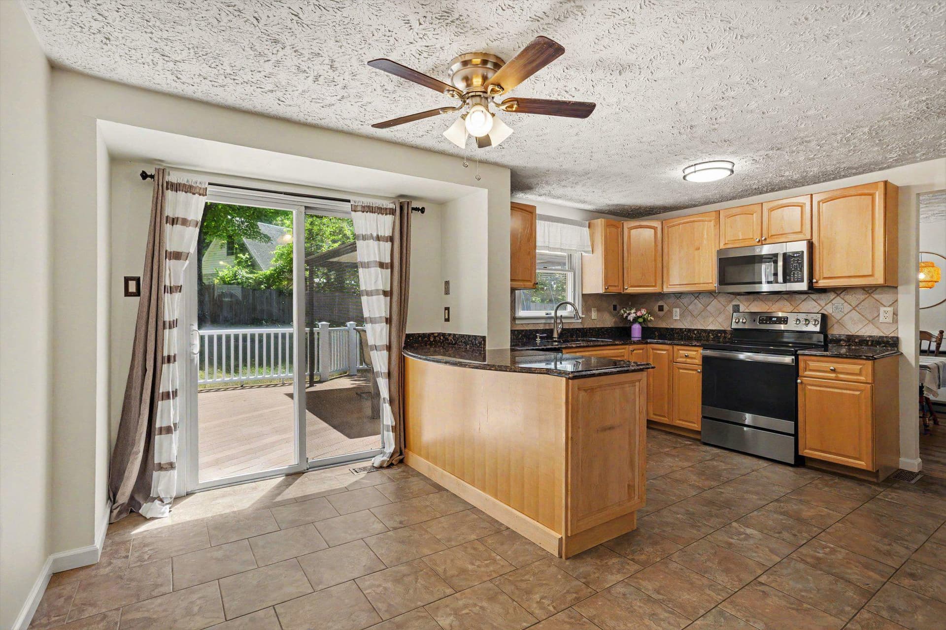 2987 Harrogate Way photo 9