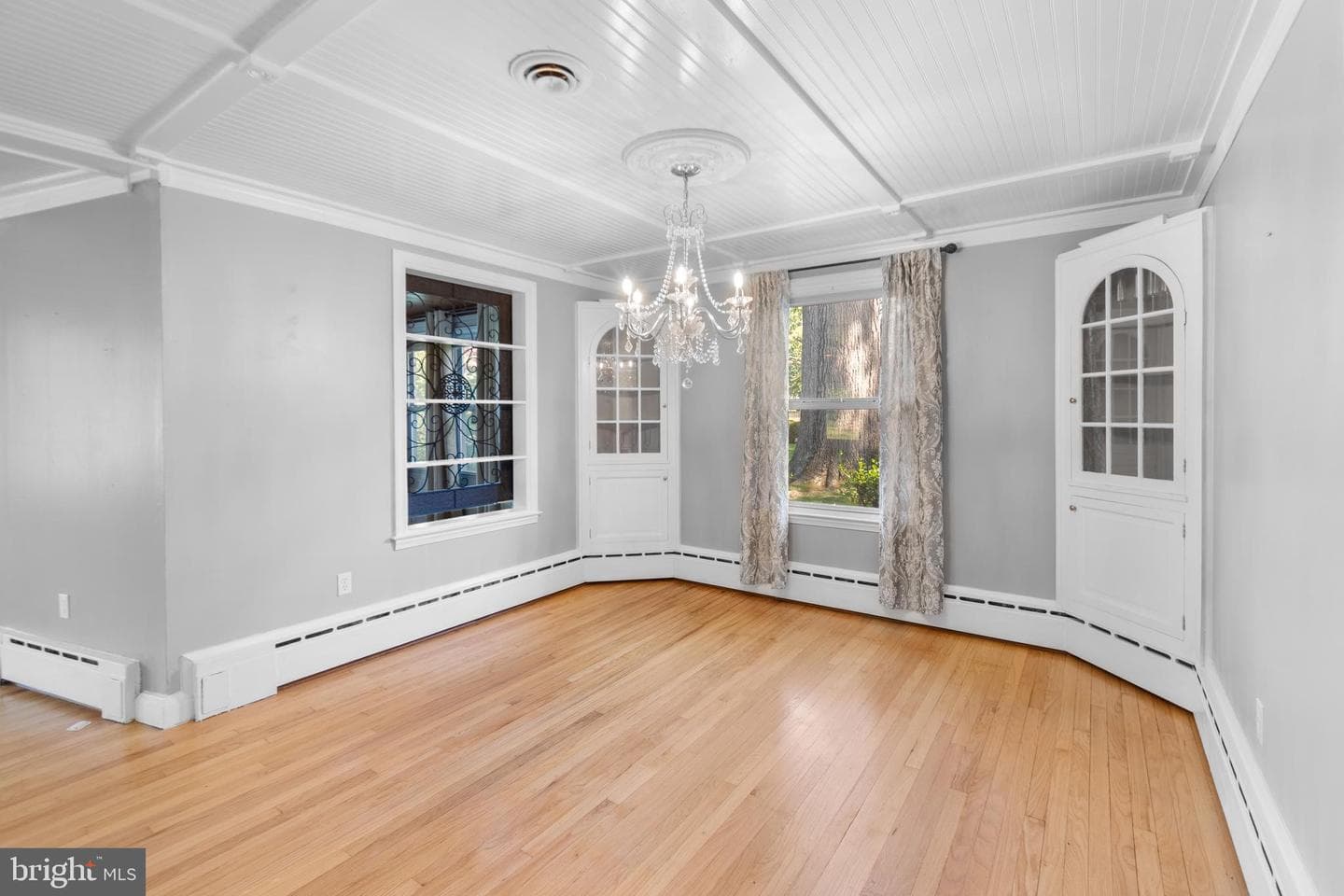 229 S Rogers Street photo 11