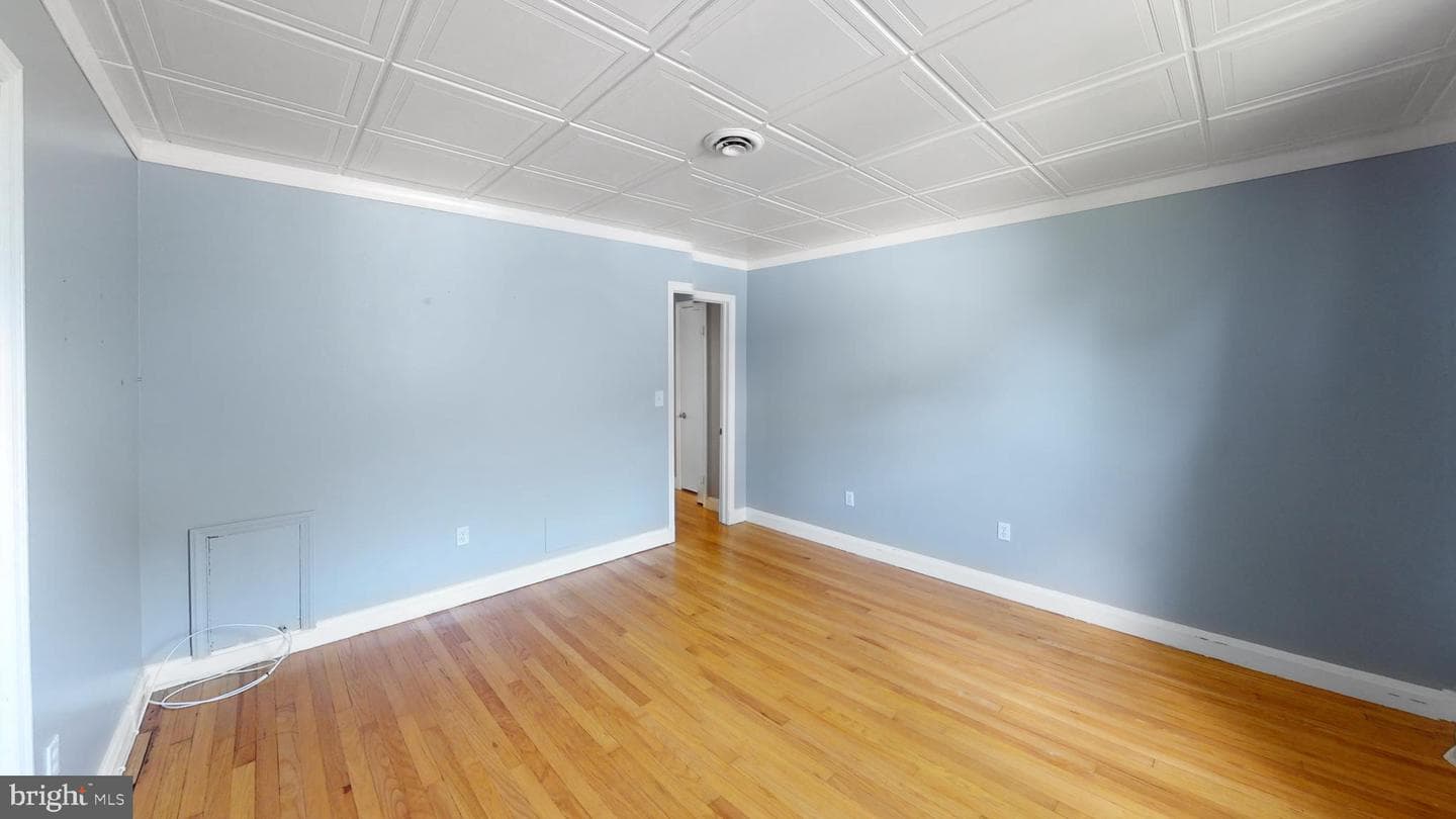 229 S Rogers Street photo 32