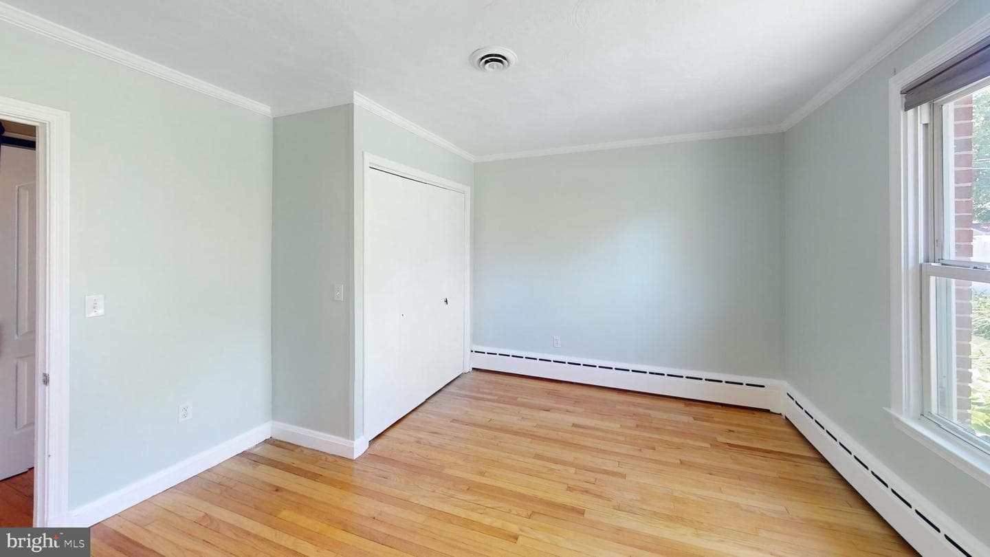 229 S Rogers Street photo 33