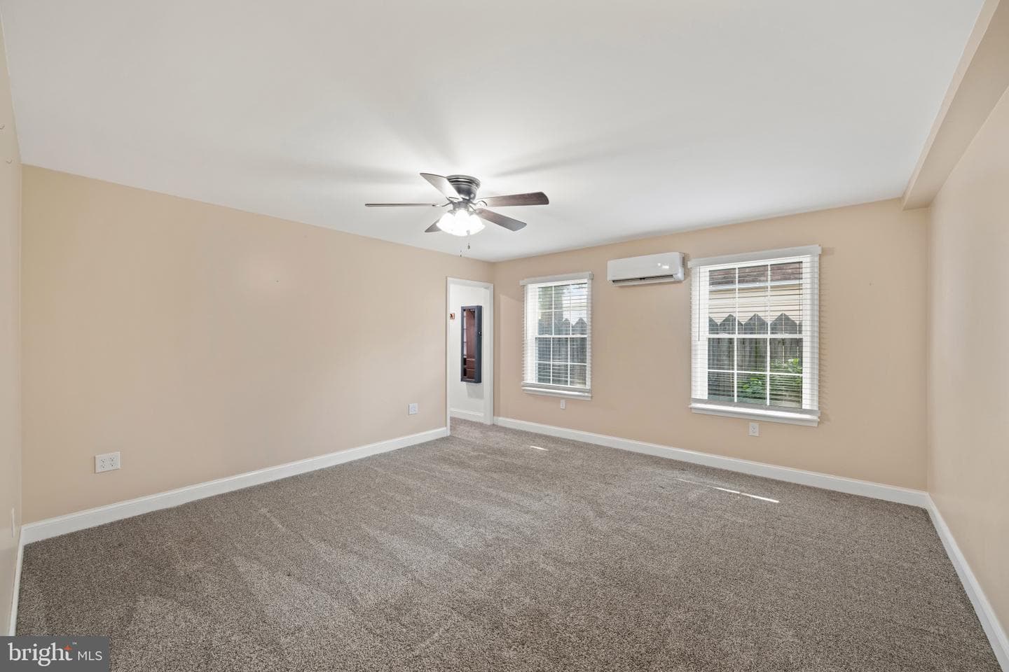 817 Giles Street photo 16