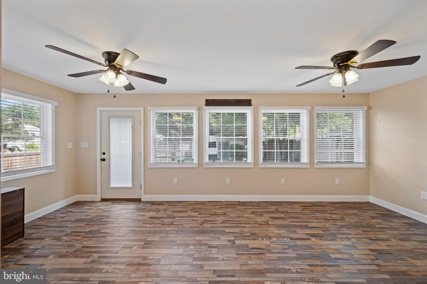 817 Giles Street photo 20