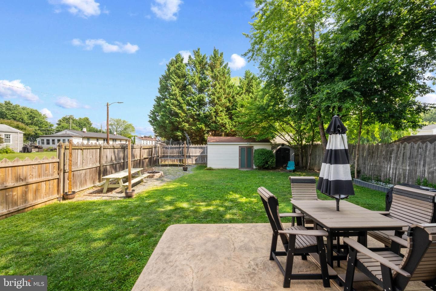817 Giles Street photo 5