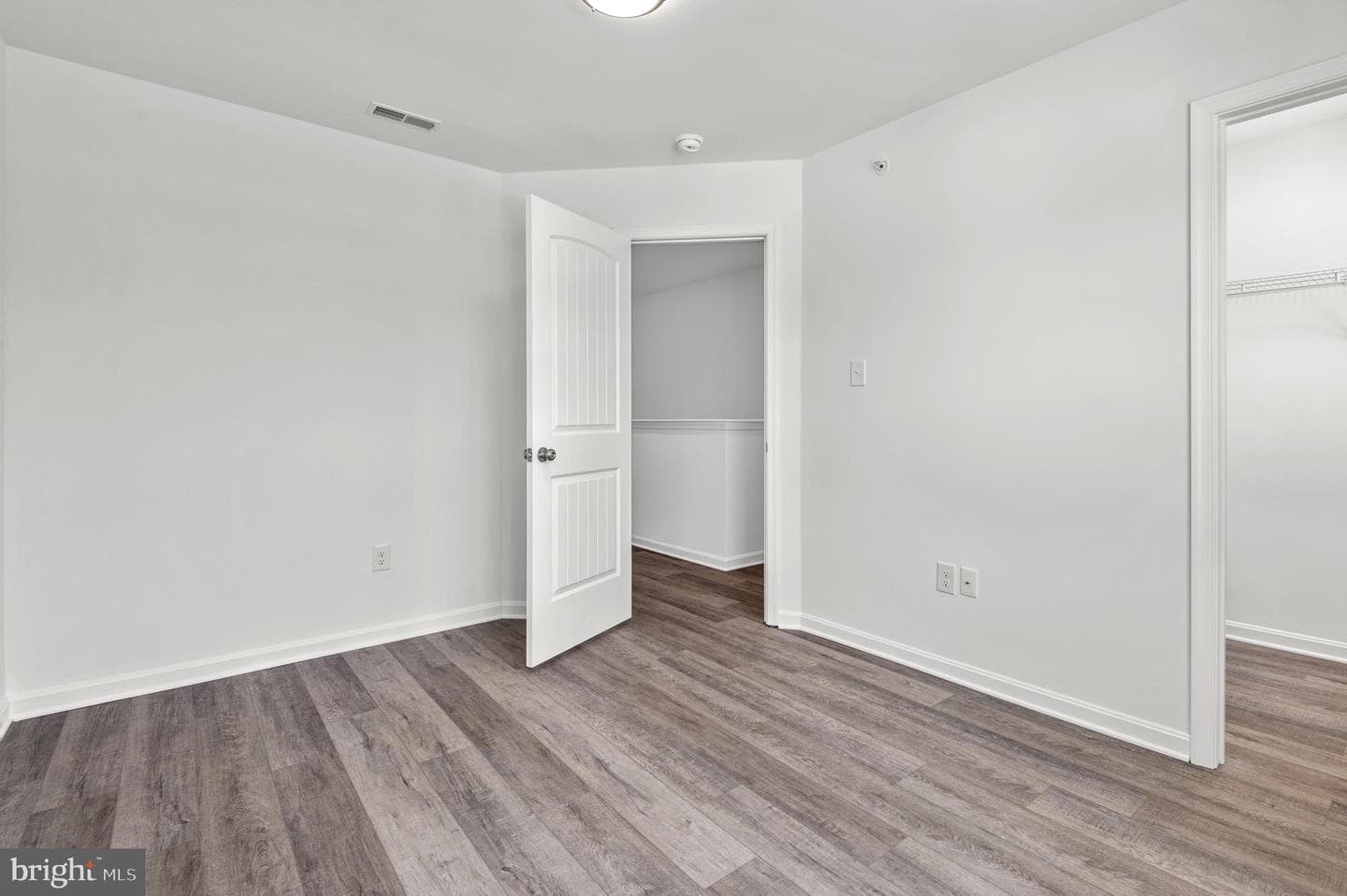 760 Bur Oak Court photo 24