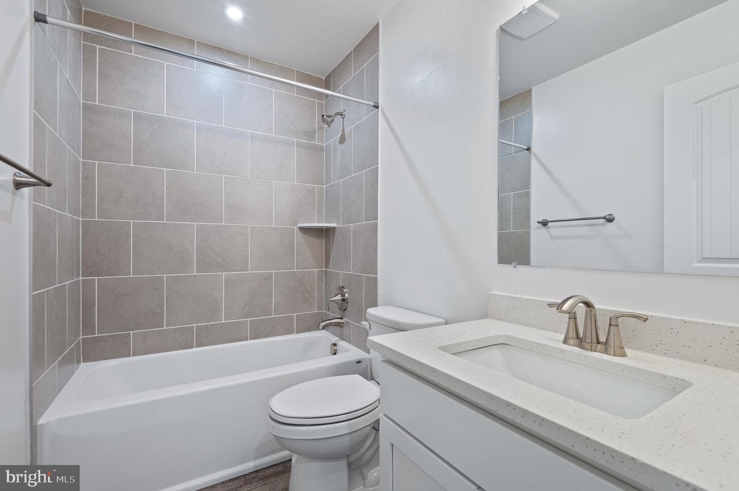 756 Bur Oak Court photo 25