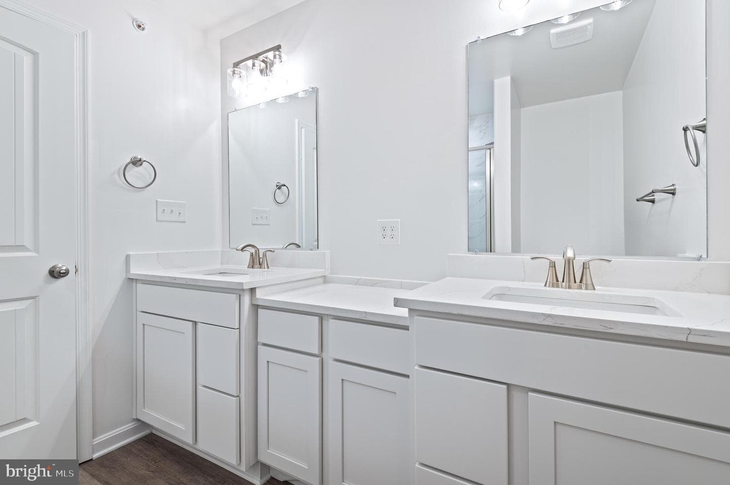 758 Bur Oak Court photo 16
