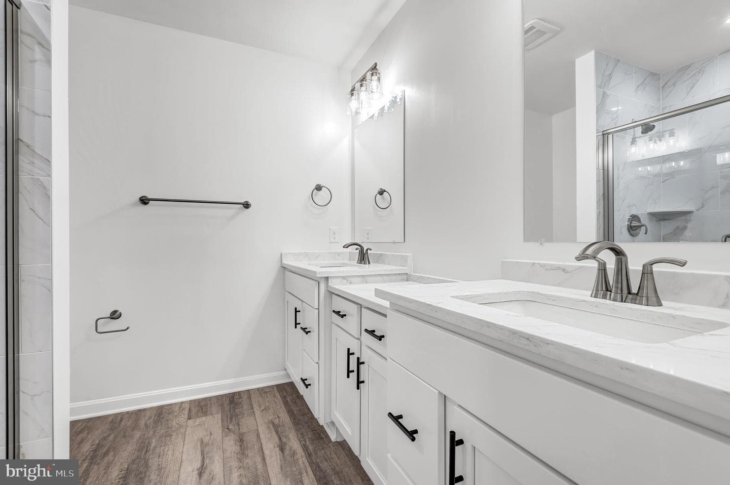 718 Bur Oak Court photo 12