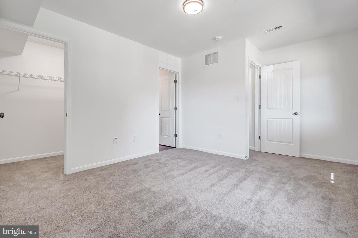 718 Bur Oak Court photo 20