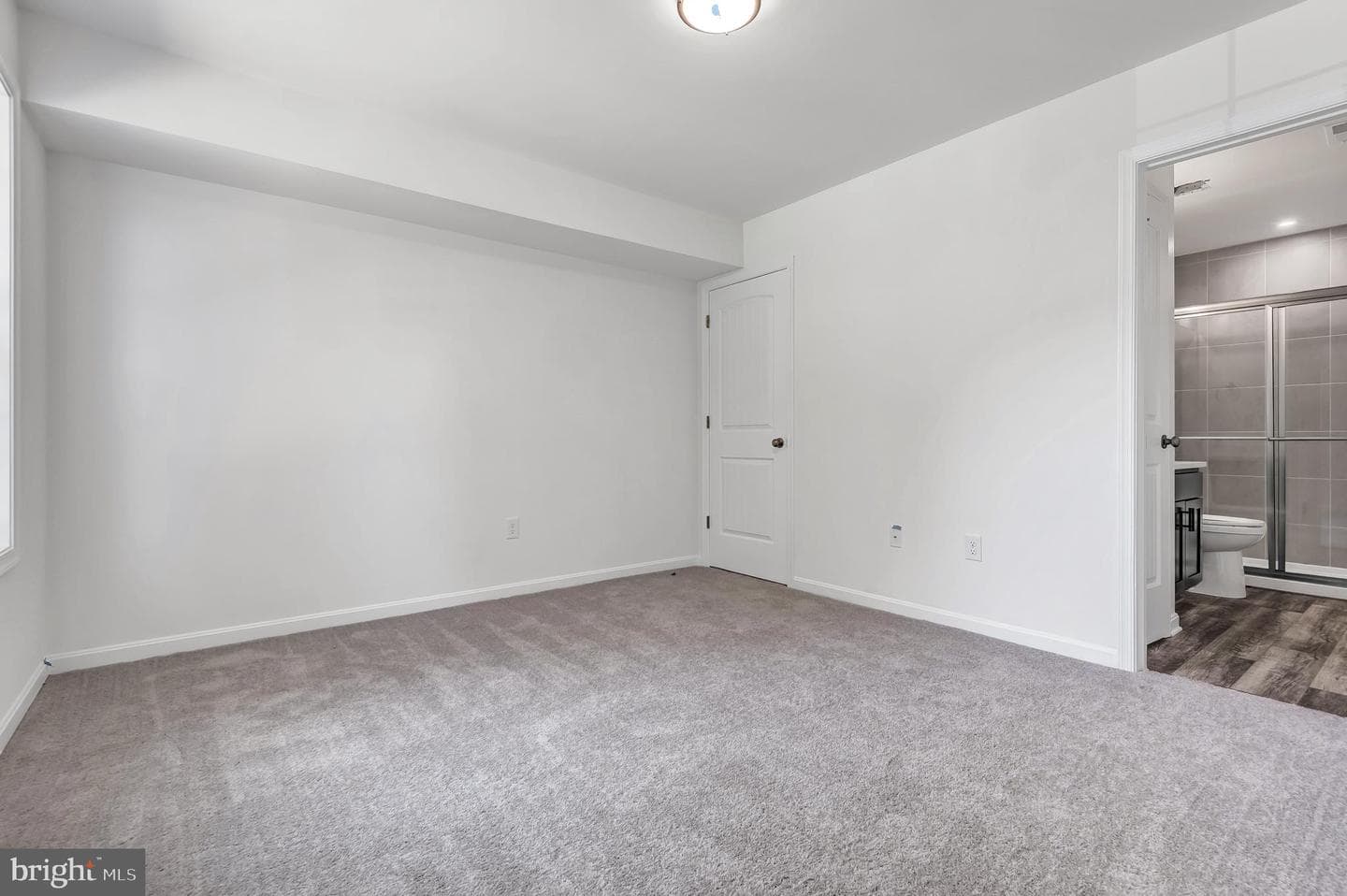 720 Bur Oak Court photo 17