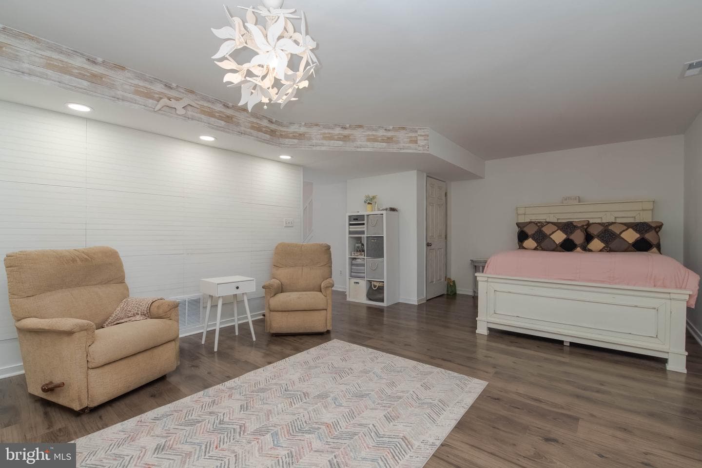 609 Kildonan Court photo 19