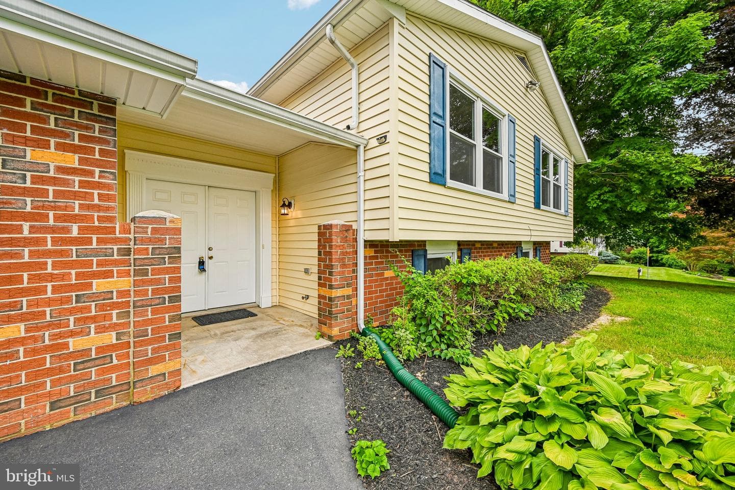 513 Normandy Lane photo 2