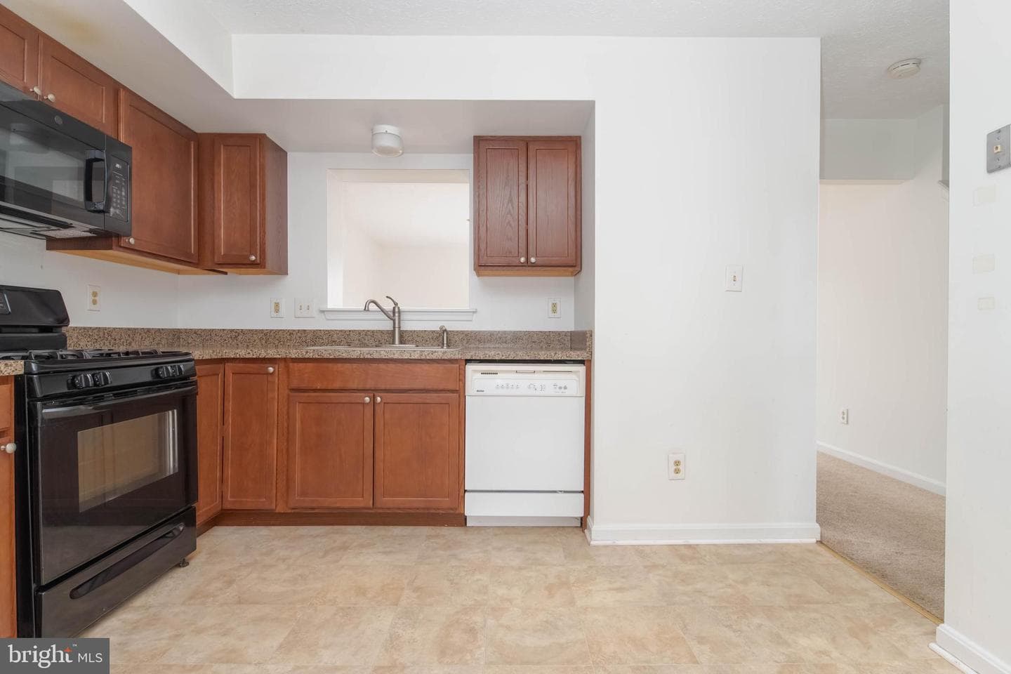 103 Remington Circle photo 4