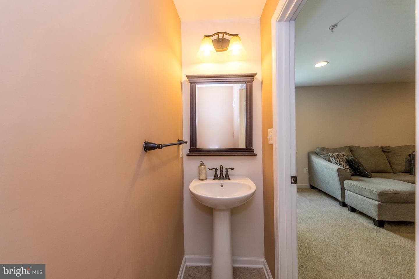 1305 Dickinson Court photo 24