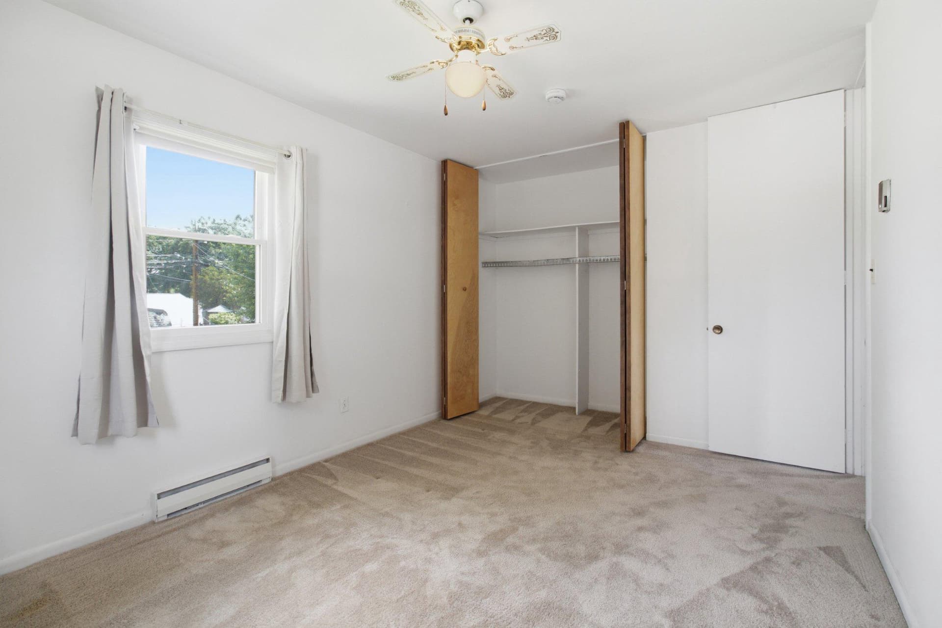 531 Eckhart Drive photo 23