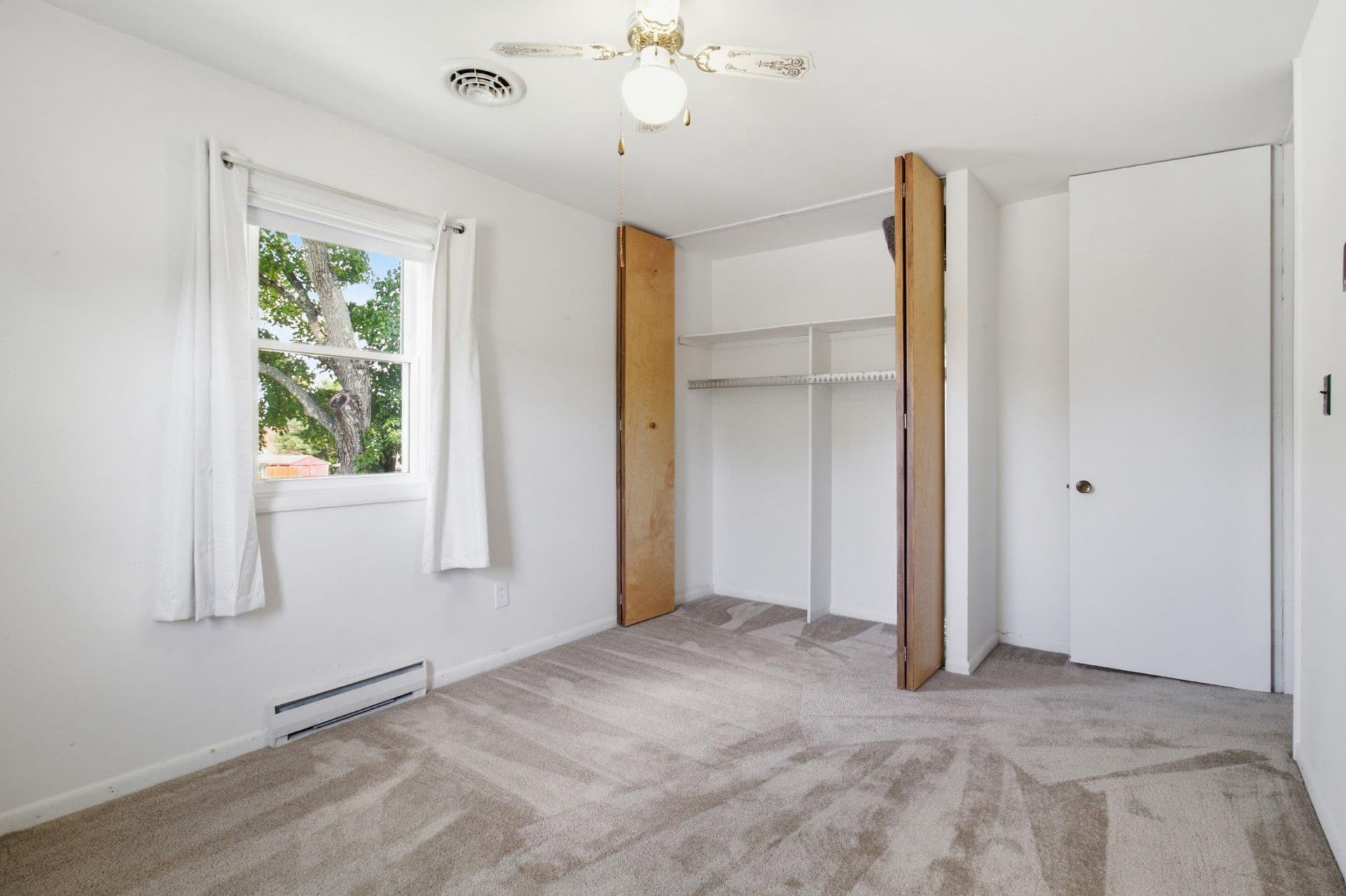 531 Eckhart Drive photo 26