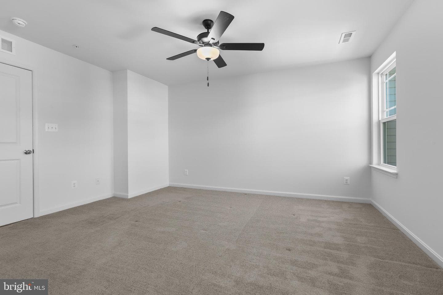 379 Hackley Drive photo 23