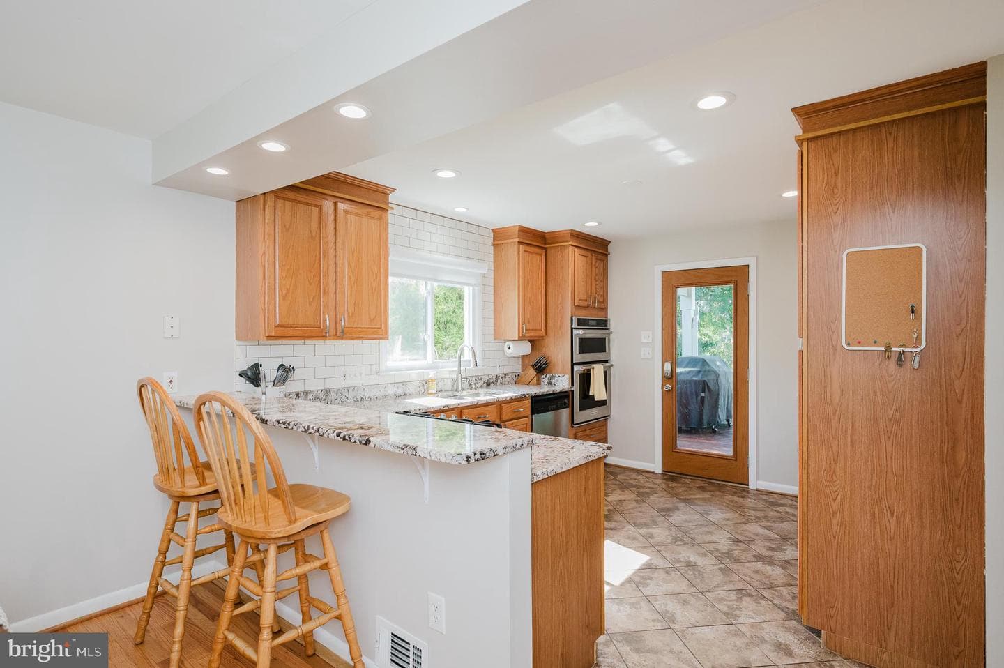 504 Plumtree Road photo 12