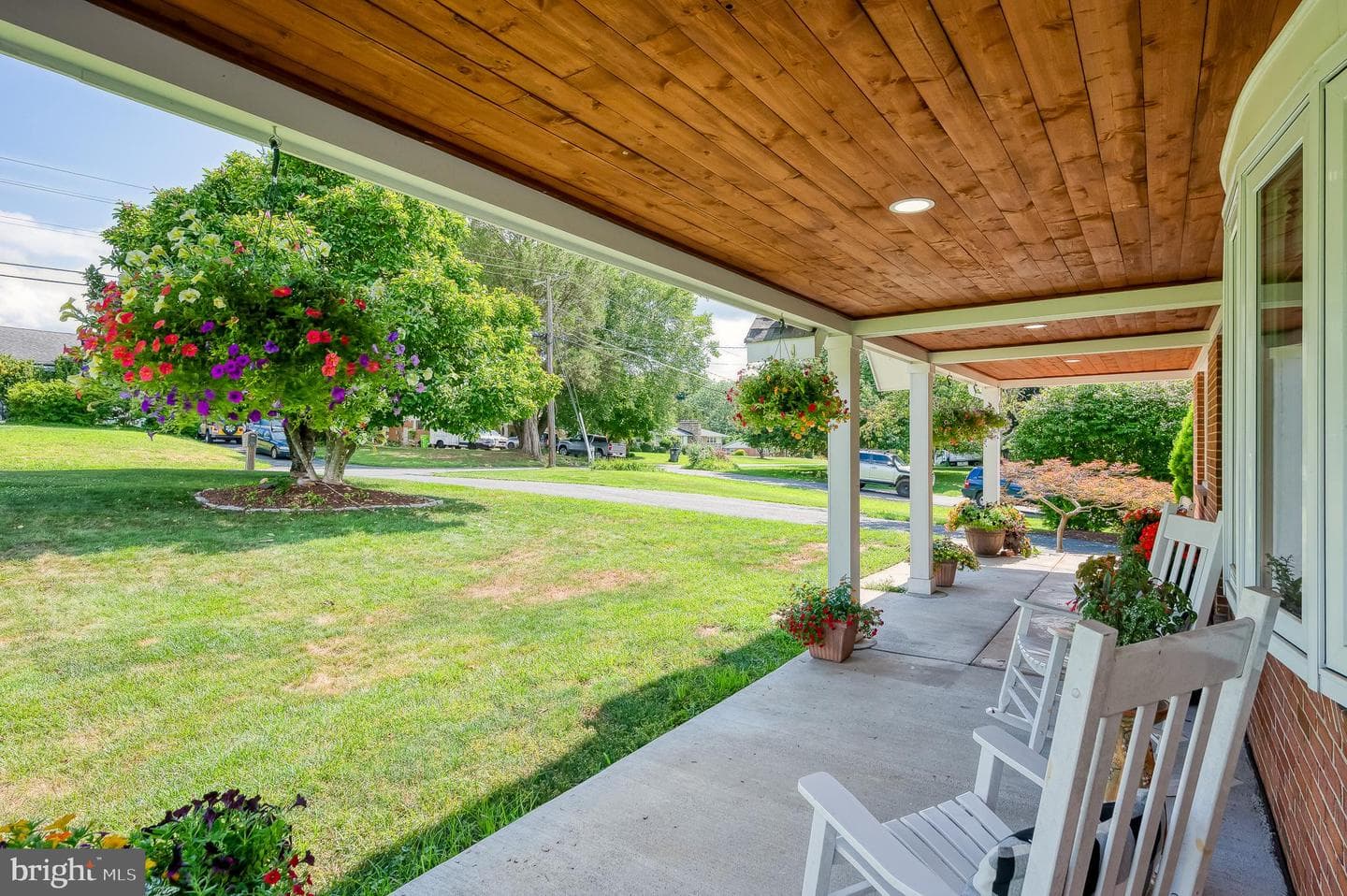 504 Plumtree Road photo 3
