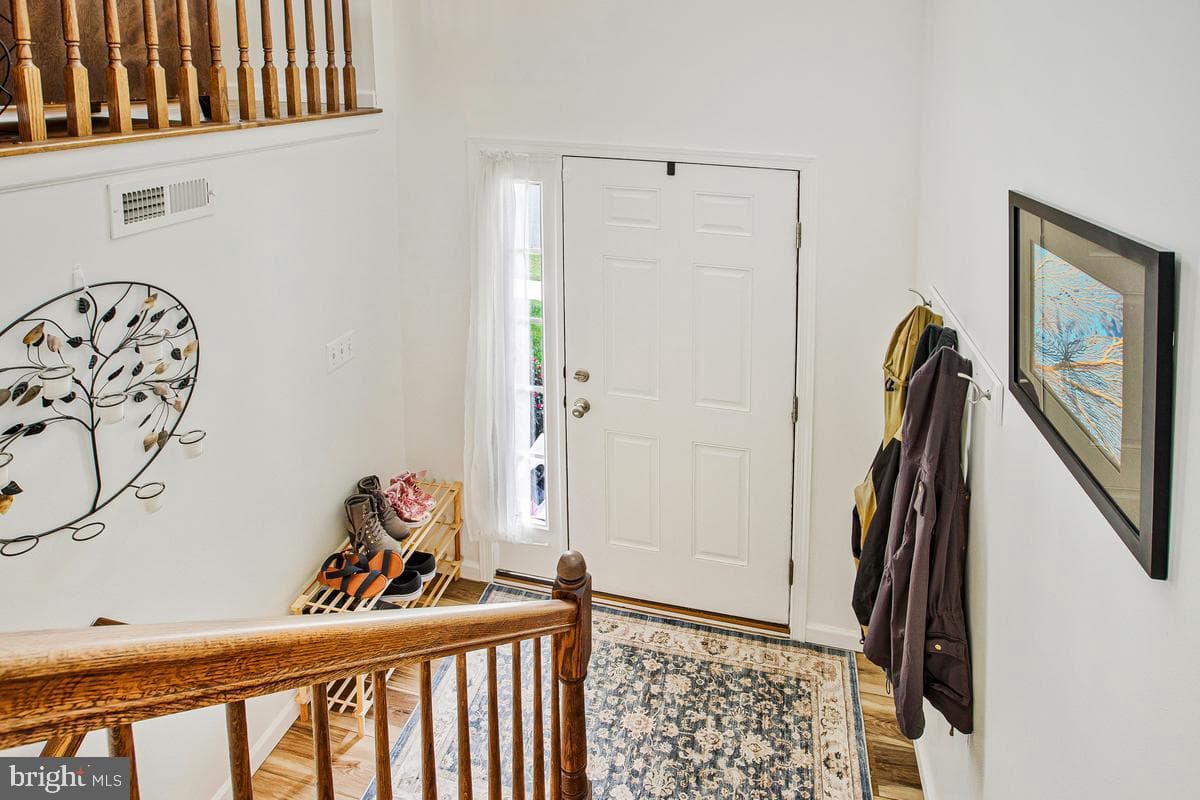 610 Snowberry Way photo 3