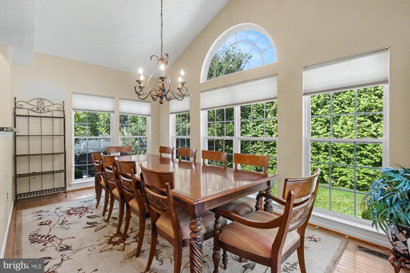 306 Loganwood Court photo 20