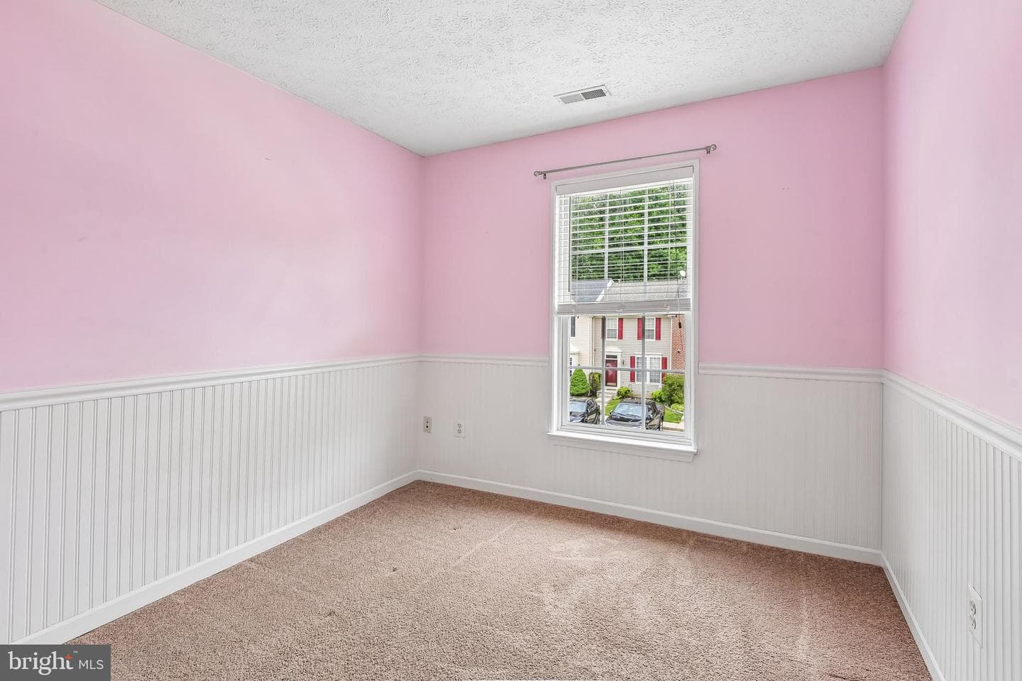 413 Foreland Garth photo 24
