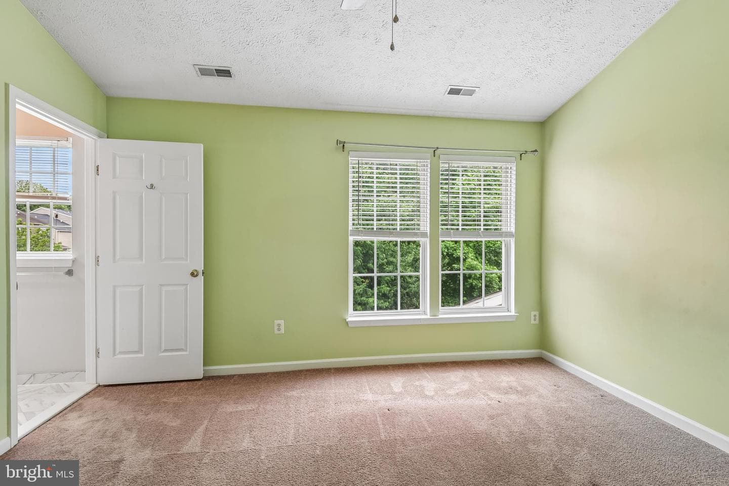 413 Foreland Garth photo 29