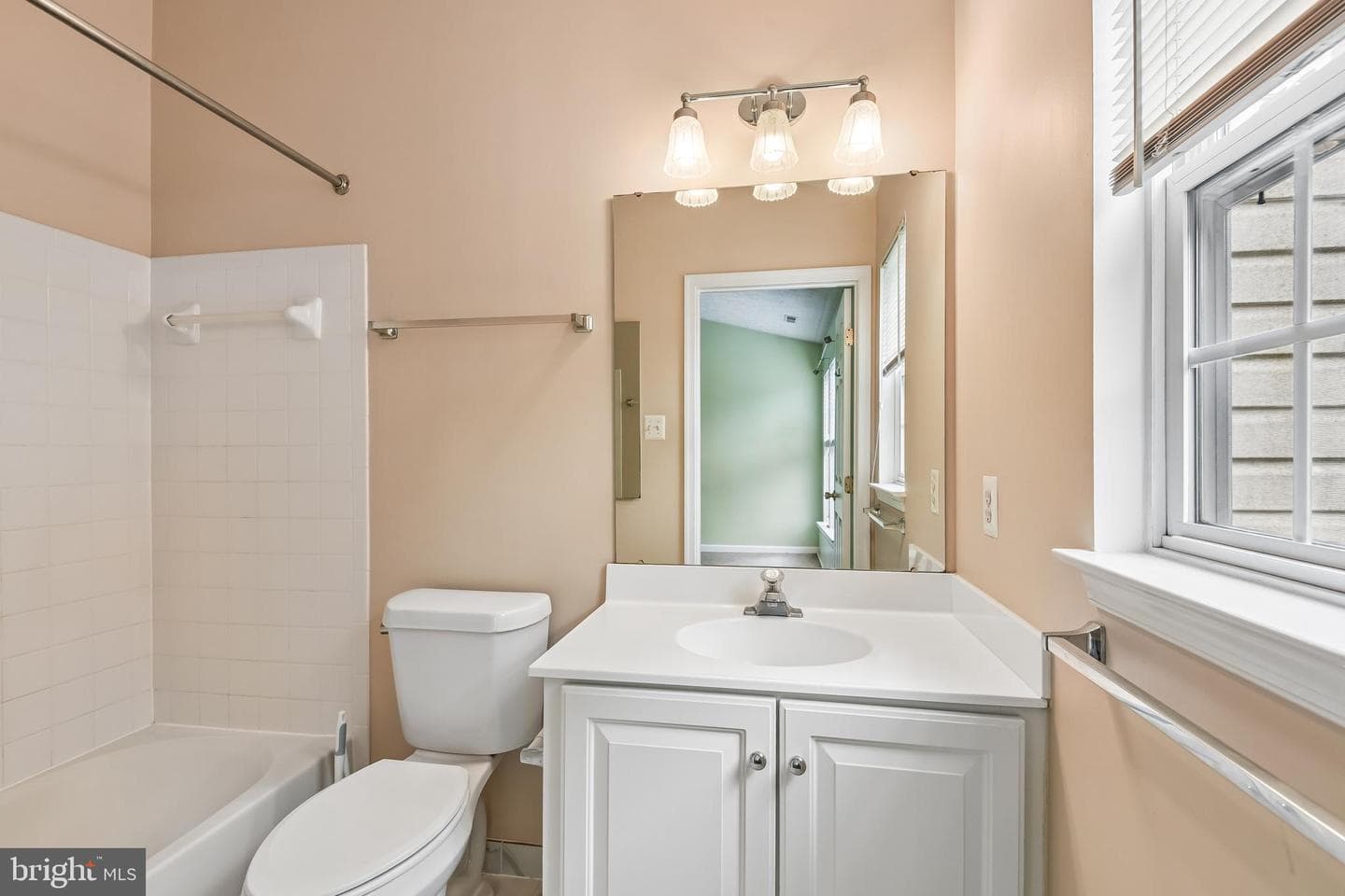 413 Foreland Garth photo 34