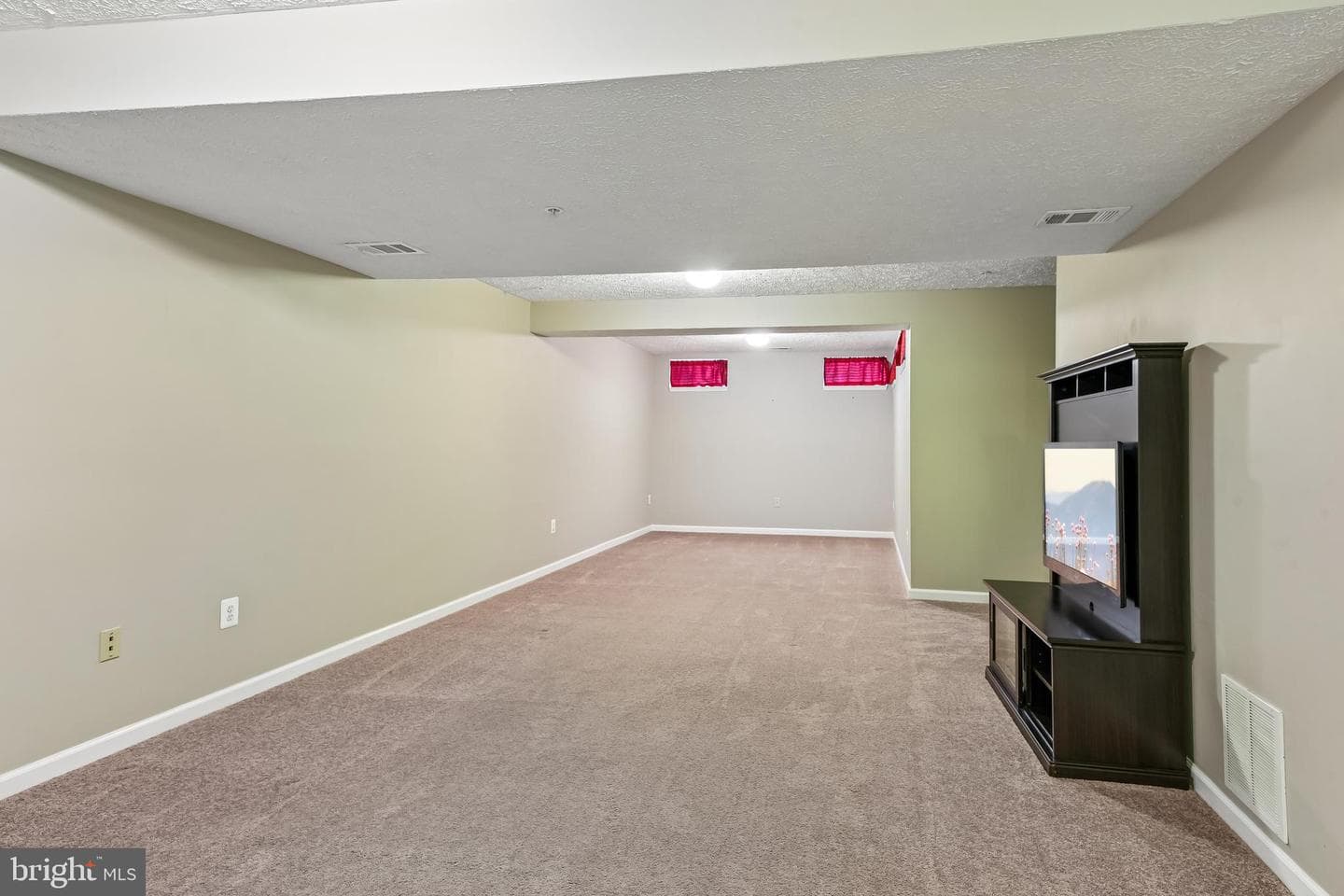 413 Foreland Garth photo 35