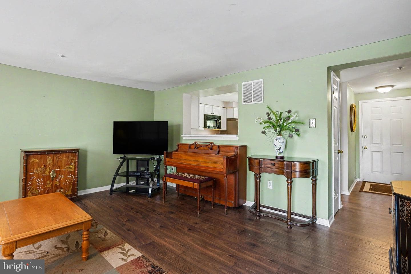 953 Gainsborough Court #953 photo 10