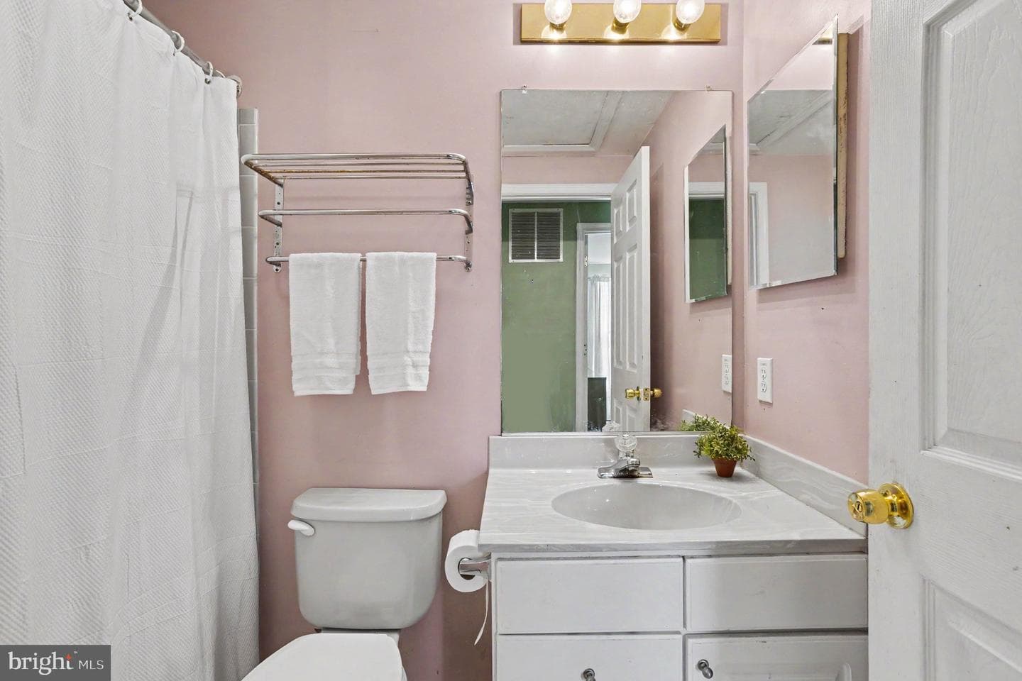 953 Gainsborough Court #953 photo 23
