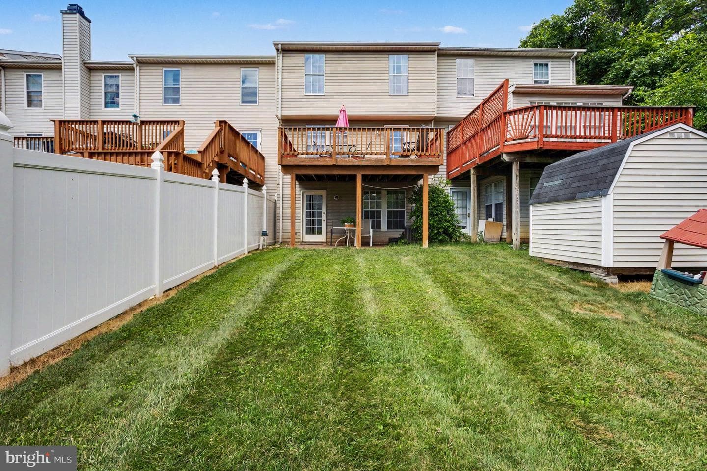 953 Gainsborough Court #953 photo 31